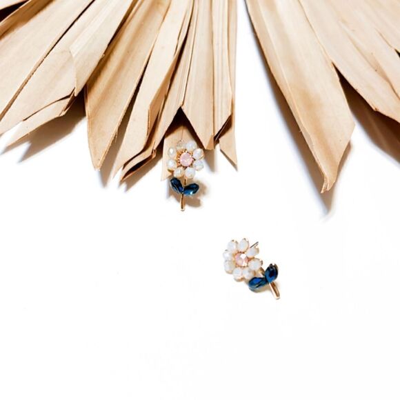 Flower statement stud earrings #65 - Picture 2 of 5